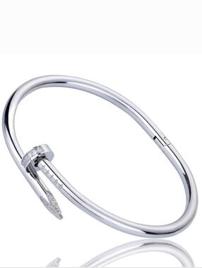 Elegant Nail bracelet with sparkling cubic zirconia Bangle Bracelet Silver